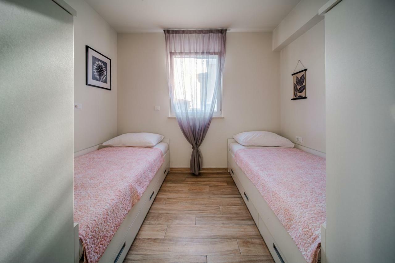 Apartment Rova مالينسكا المظهر الخارجي الصورة